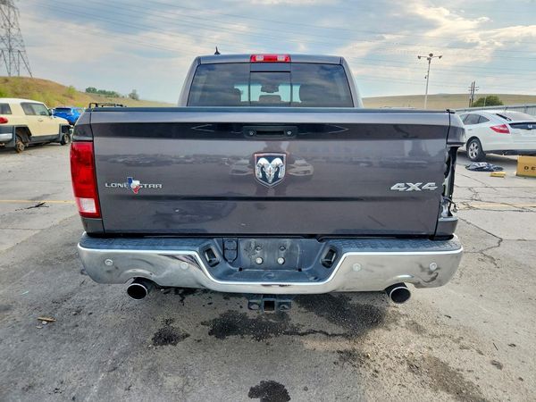 2016 RAM 1500 SLT