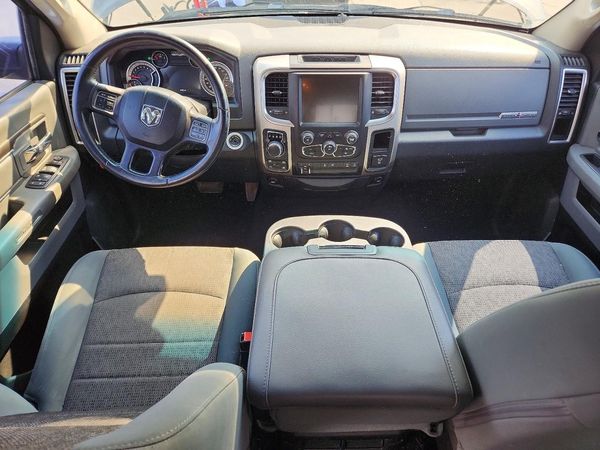2016 RAM 1500 SLT