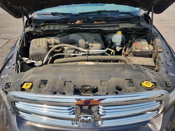 2016 RAM 1500 SLT