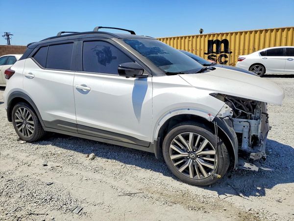 2021 NISSAN KICKS SR