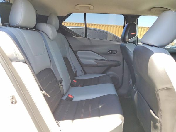 2021 NISSAN KICKS SR