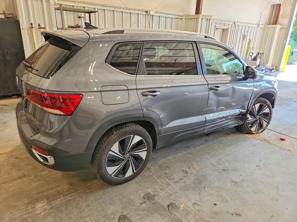 2024 VOLKSWAGEN TAOS 4Motion SE