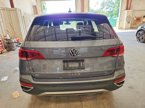 2024 VOLKSWAGEN TAOS 4Motion SE