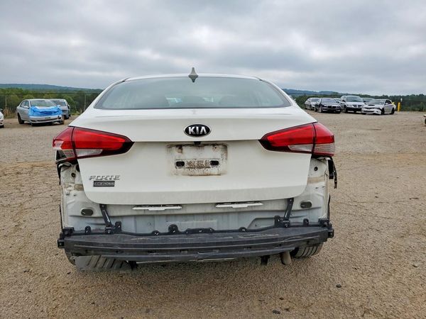 2018 KIA FORTE LX Base