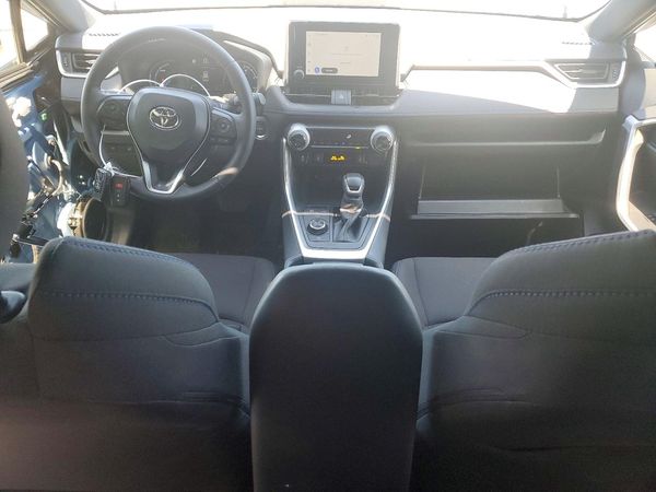 2025 TOYOTA RAV4 SE