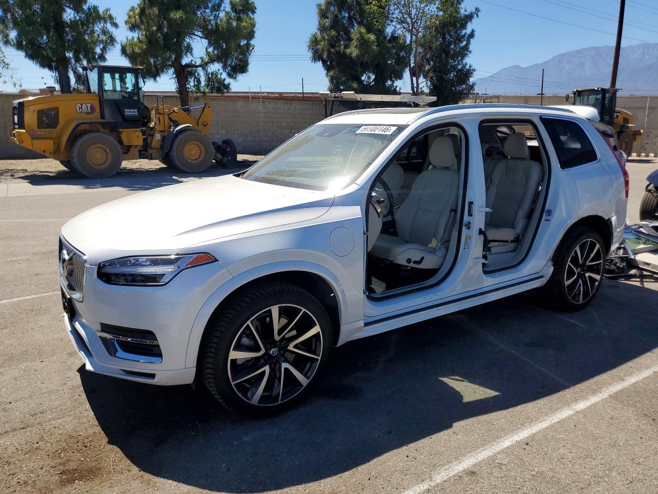 2022 VOLVO XC90 Momentum (excl S60)