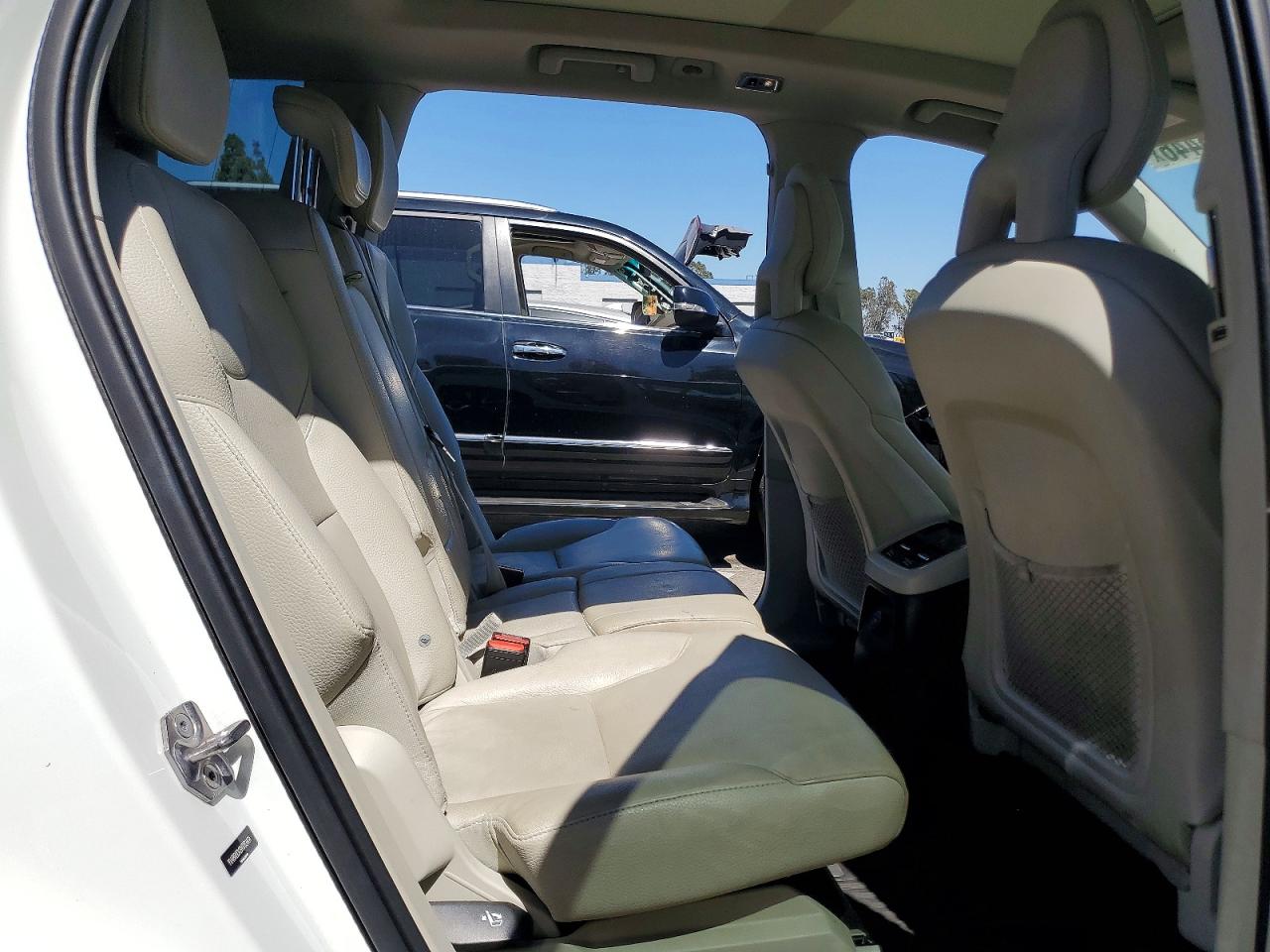 2022 VOLVO XC90 Momentum (excl S60)