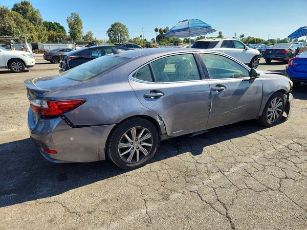 2016 LEXUS ES 300h