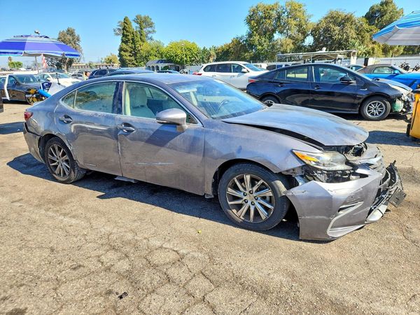 2016 LEXUS ES 300h