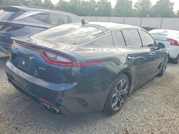 2019 KIA STINGER