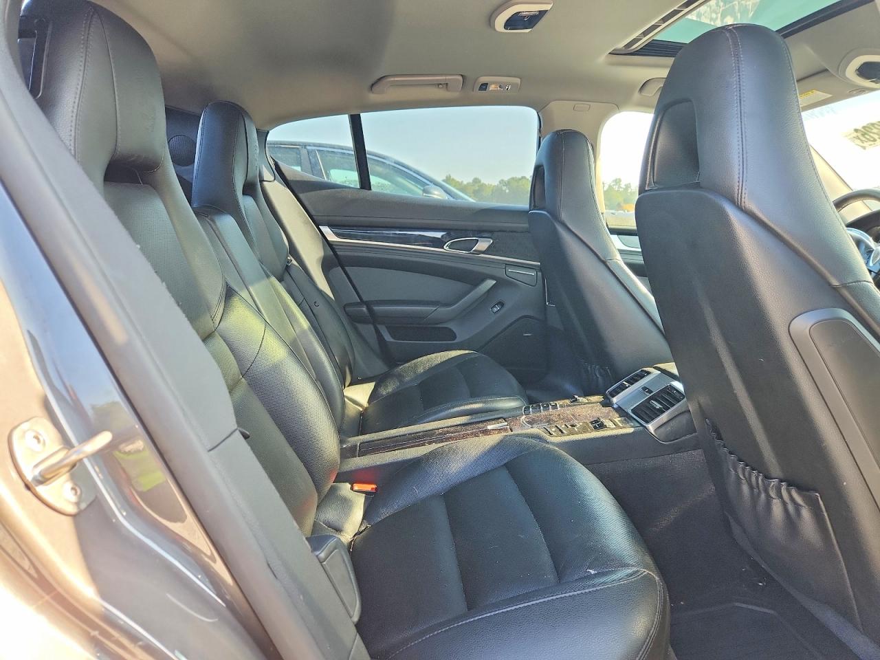 2016 PORSCHE PANAMERA Base (2WD), 4 (4WD)
