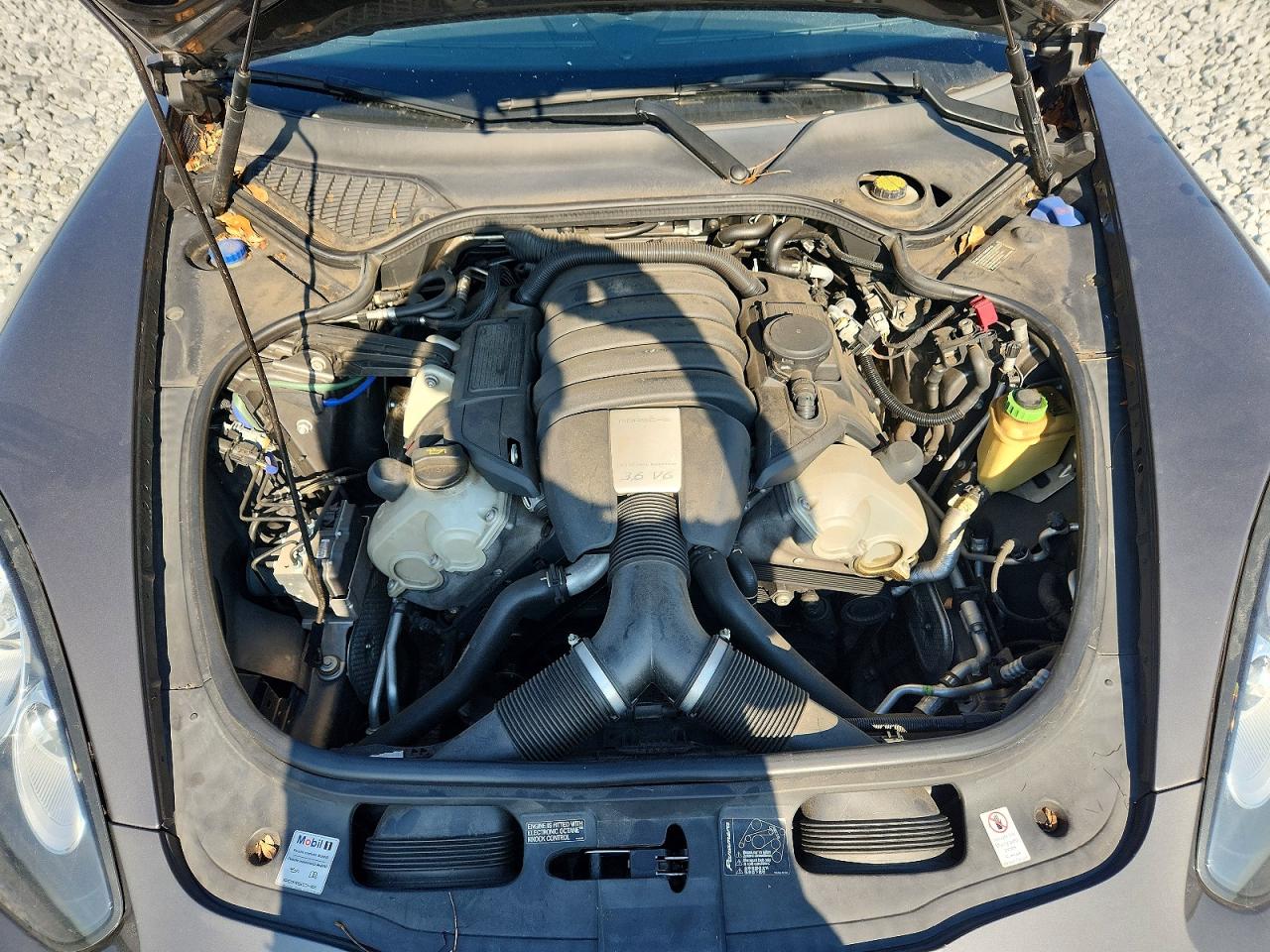 2016 PORSCHE PANAMERA Base (2WD), 4 (4WD)