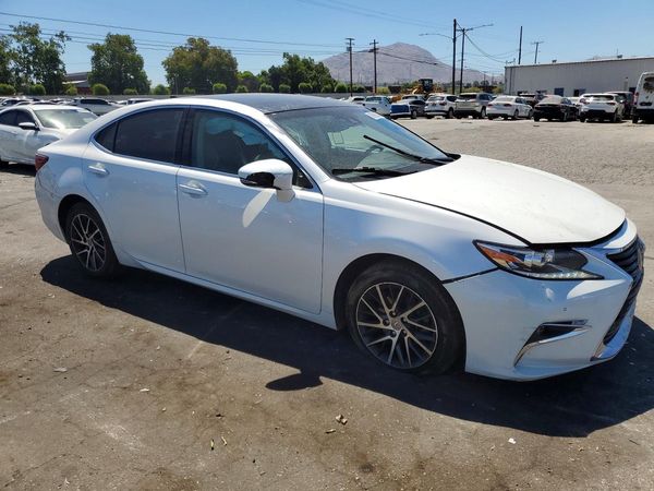 2017 LEXUS ES