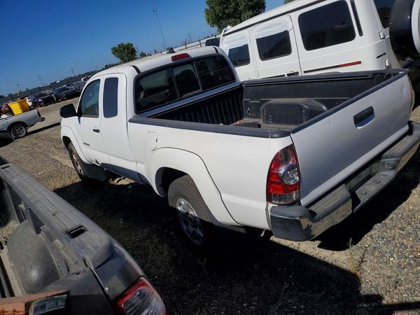 2015 TOYOTA TACOMA