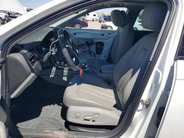 2019 AUDI A4 Premium, Titanium
