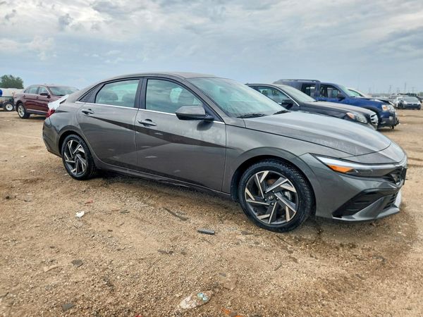 2024 HYUNDAI ELANTRA SEL w/ Convenience Pkg