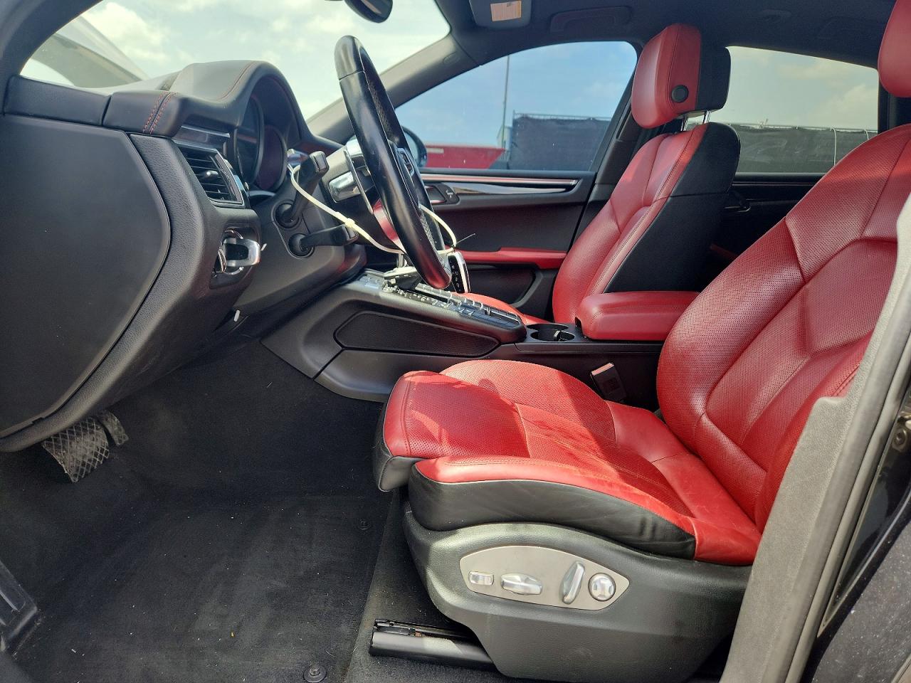 2017 PORSCHE MACAN