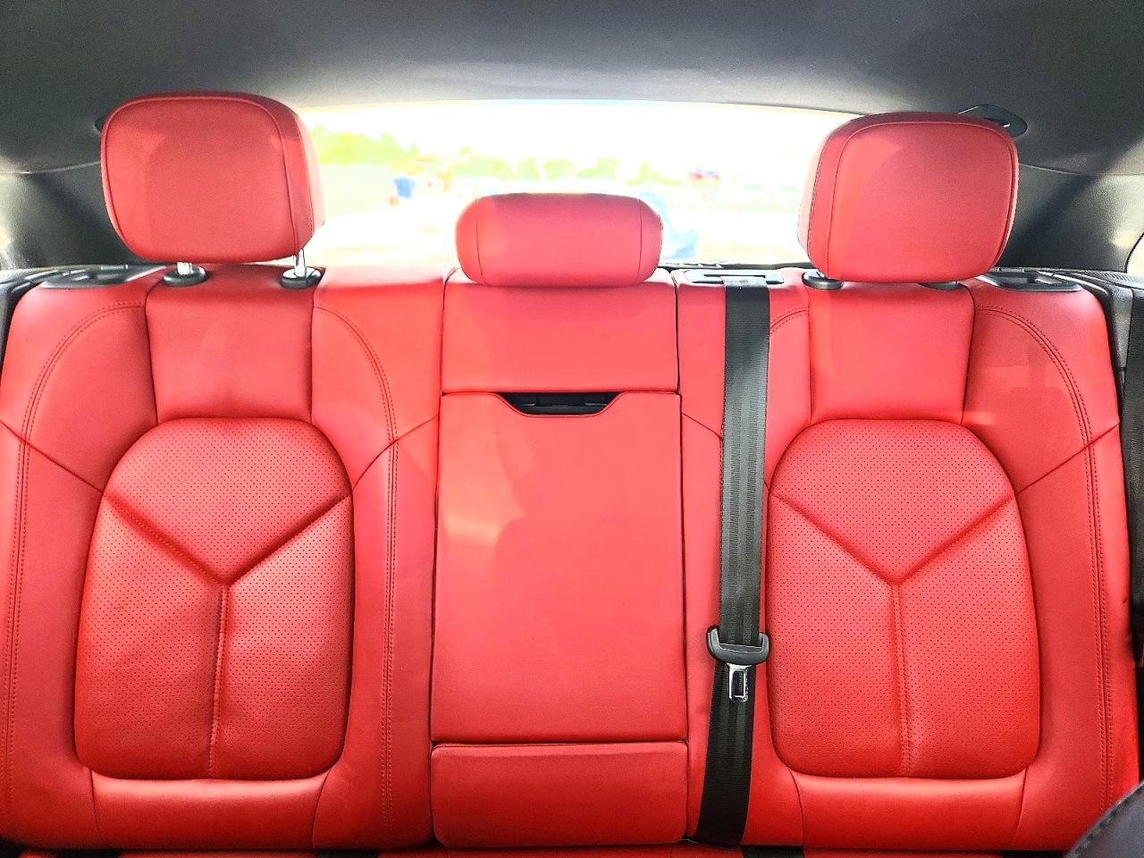 2017 PORSCHE MACAN