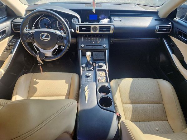 2016 LEXUS IS 200t