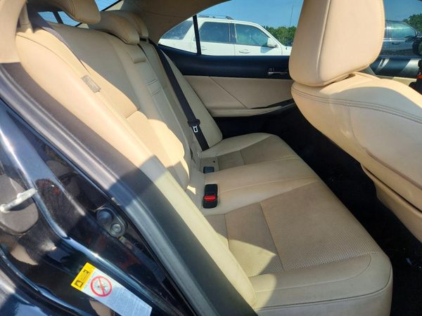 2016 LEXUS IS 200t