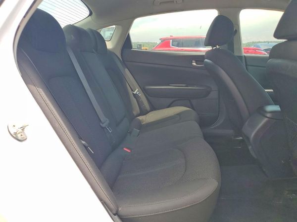 2019 KIA OPTIMA LX, S