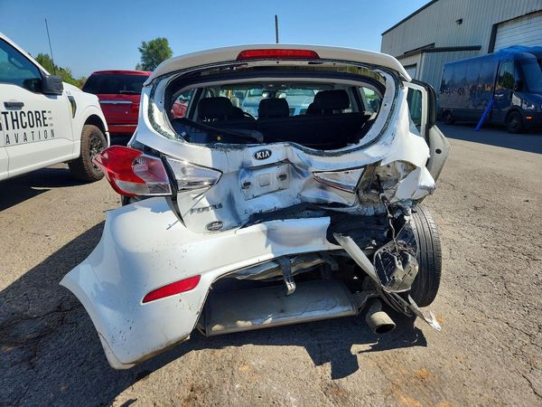 2016 KIA FORTE GL (Middle-Low Grade)