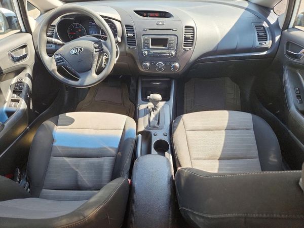2016 KIA FORTE GL (Middle-Low Grade)