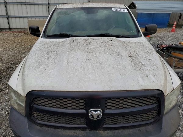 2016 RAM 1500 ST QUAD CAB 4X2