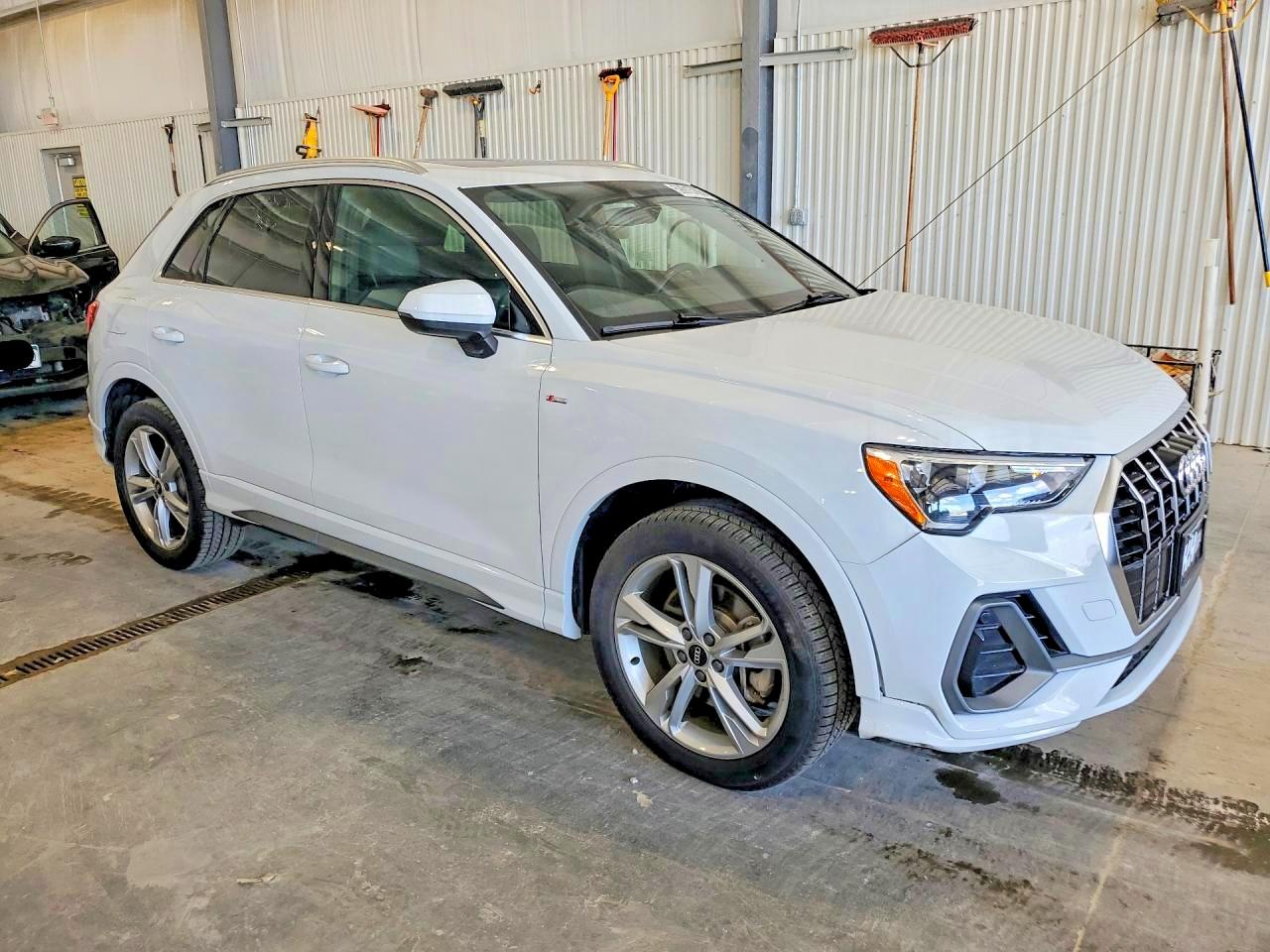 2021 AUDI Q3 S Line quattro Premium