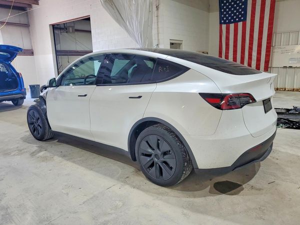 2025 TESLA MODEL Y