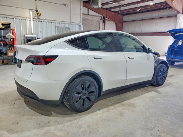 2025 TESLA MODEL Y