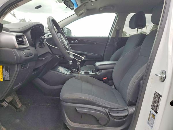 2017 KIA SORENTO L, LX