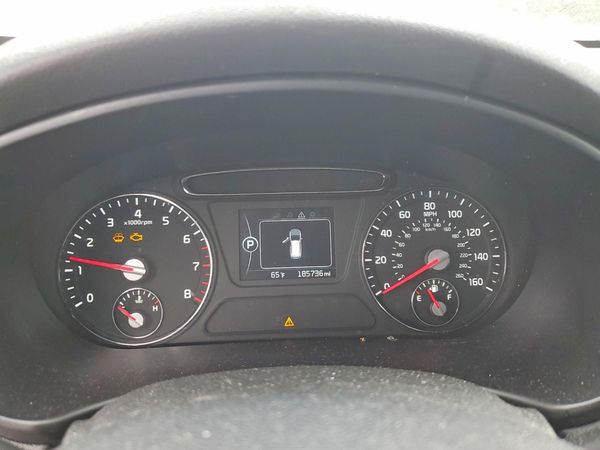 2017 KIA SORENTO L, LX