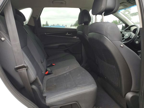 2017 KIA SORENTO L, LX