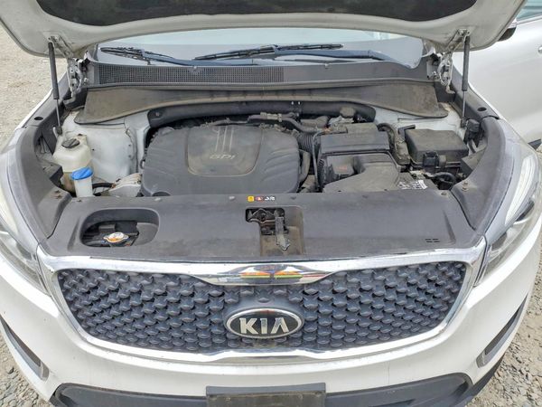 2017 KIA SORENTO L, LX