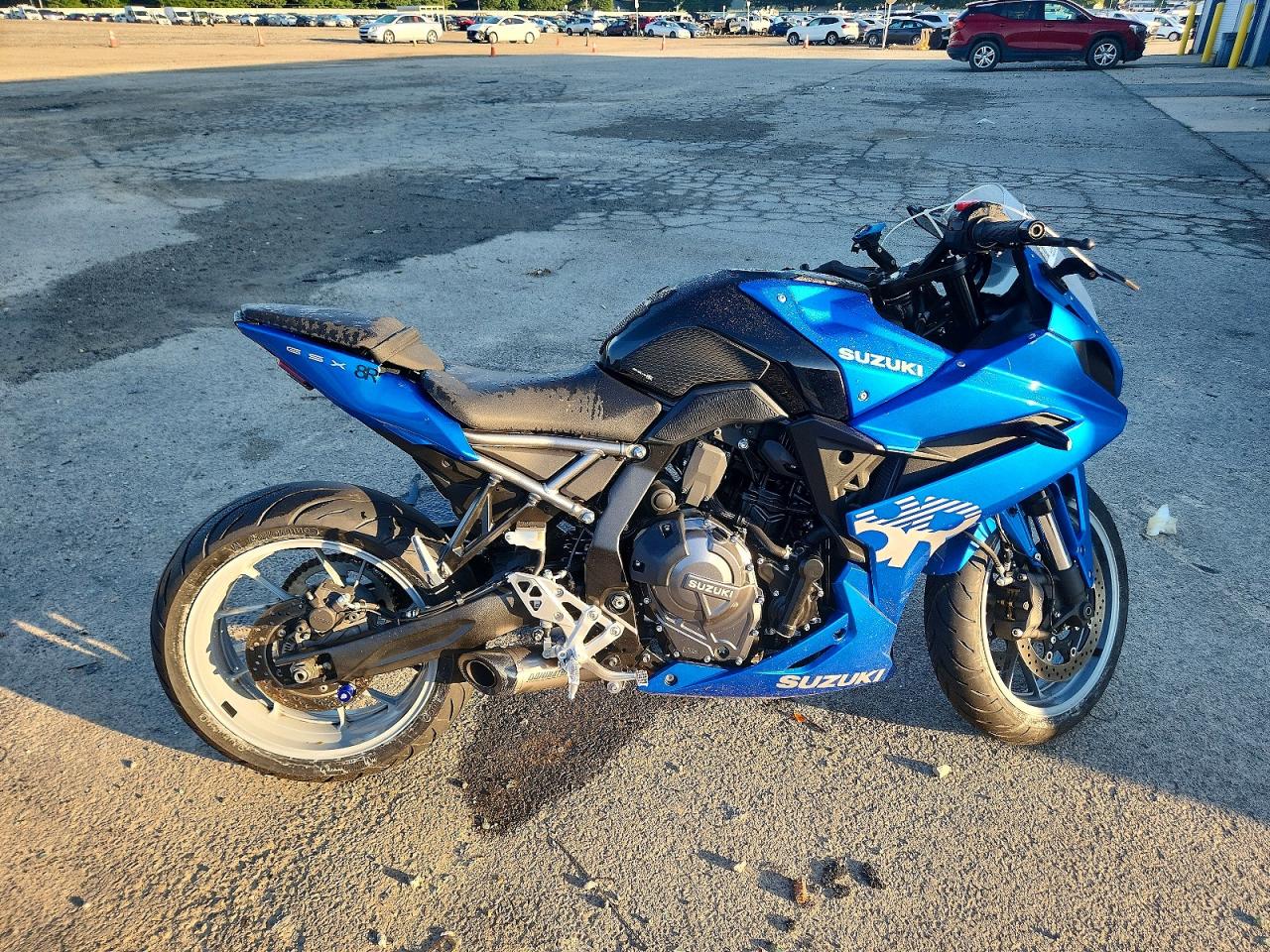2025 SUZUKI GSX-8R