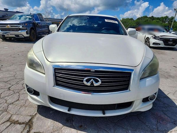 2013 INFINITI M56