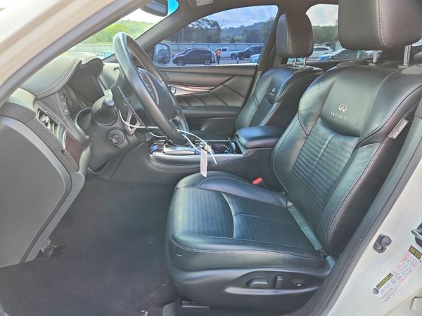 2013 INFINITI M56