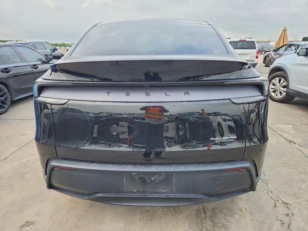 2026 TESLA MODEL Y