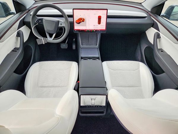 2026 TESLA MODEL Y