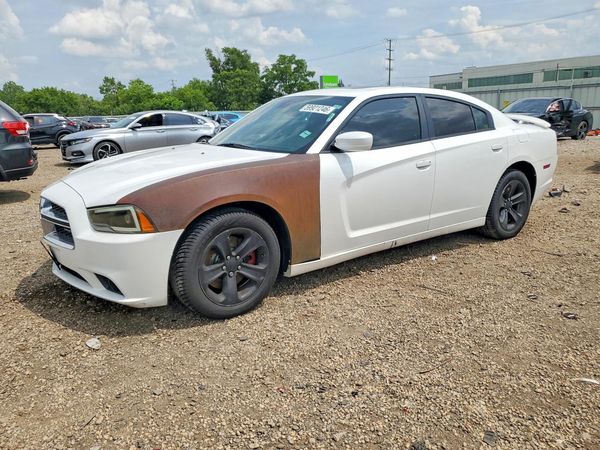 2014 DODGE CHARGER R/T — Front 3/4