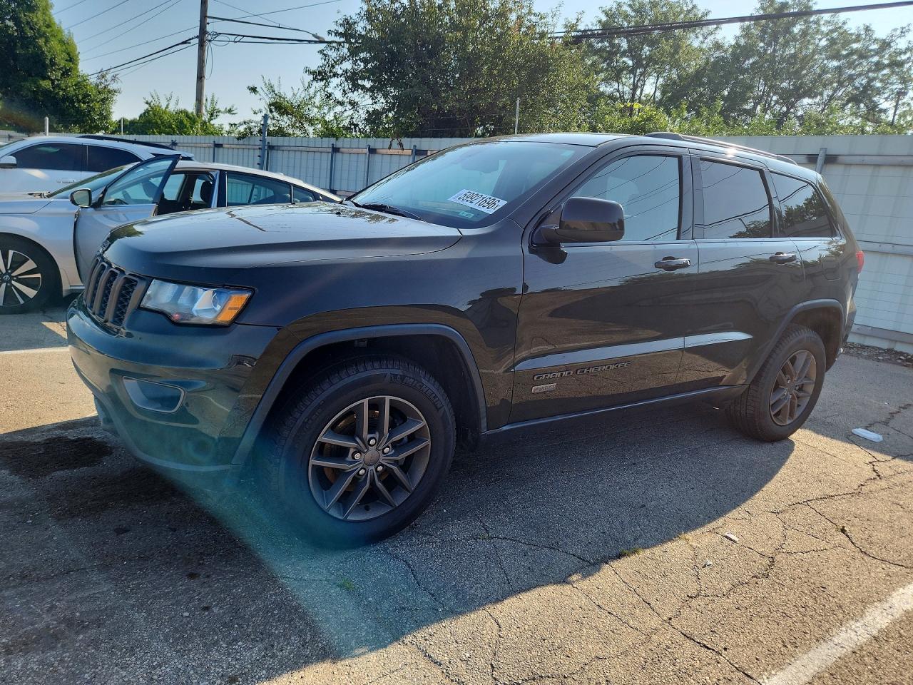 2016 JEEP GRAND CHEROKEE LAREDO 4X2