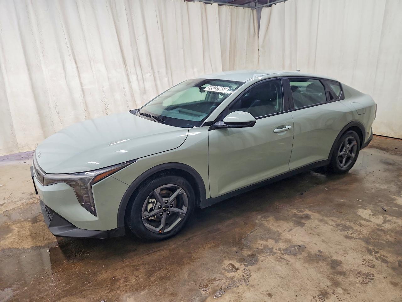 2026 KIA K4 LX, LXS — Front 3/4