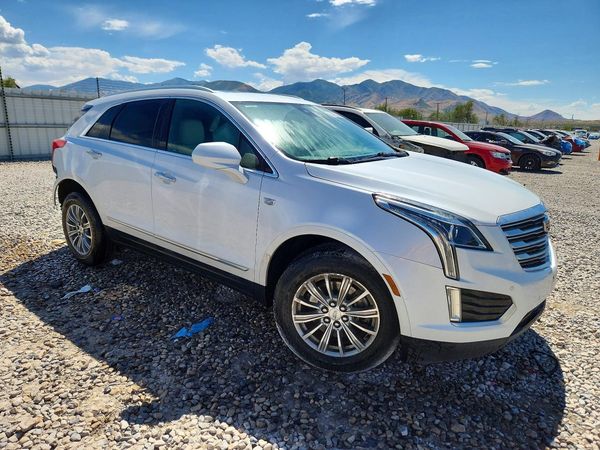 2017 CADILLAC XT5
