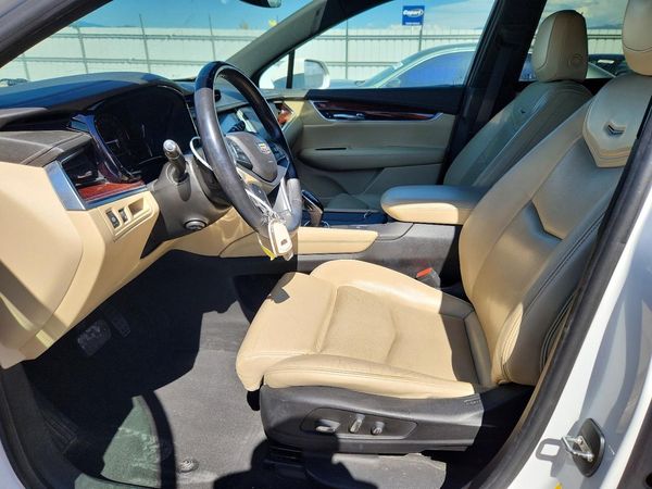 2017 CADILLAC XT5