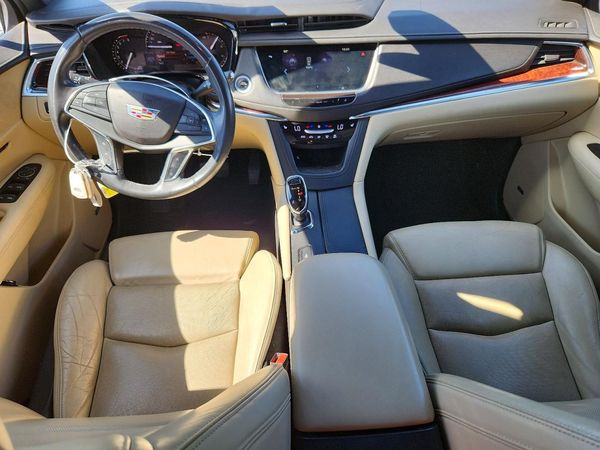 2017 CADILLAC XT5