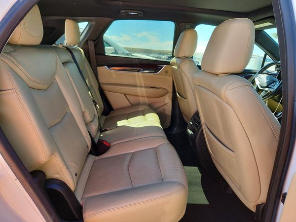 2017 CADILLAC XT5