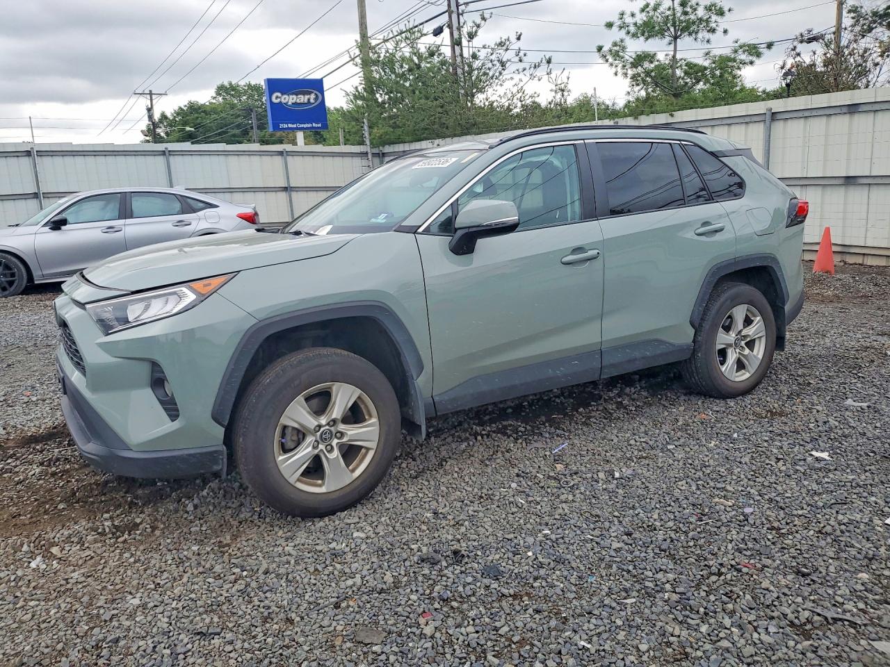 2019 TOYOTA RAV4 XLE / XLE Premium 4WD