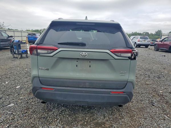 2019 TOYOTA RAV4 XLE / XLE Premium 4WD