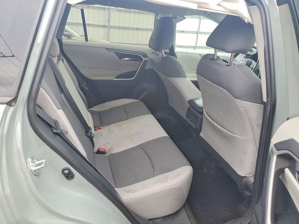 2019 TOYOTA RAV4 XLE / XLE Premium 4WD